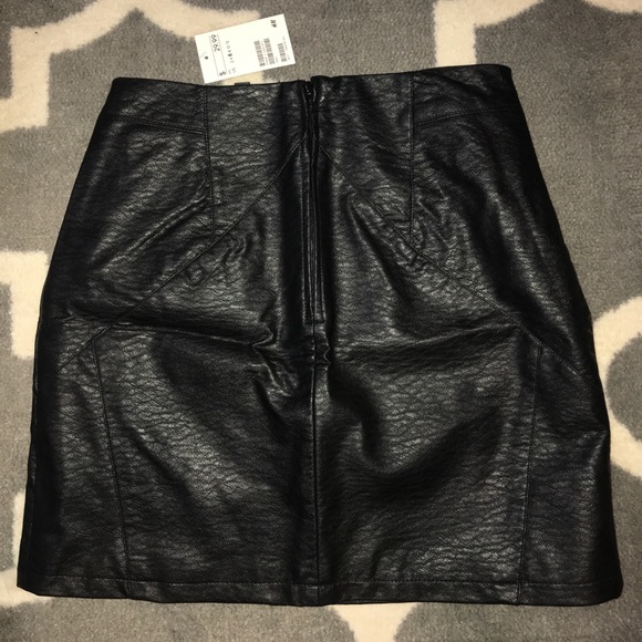 Faux leather high waisted mini skirt - Picture 4 of 7